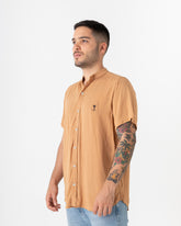 Camisa hombre Tarantino café claro (Chalis)